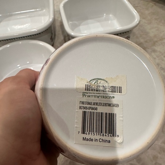 Portmerion Sweet Pea set of 4 bowls . Two circle and two square . - Picture 4 of 10